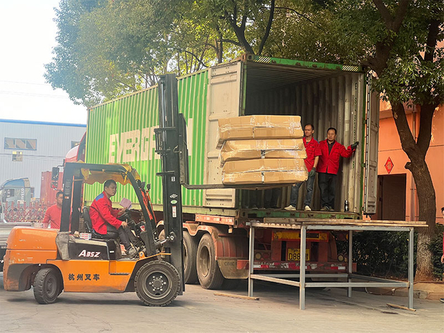 Packaging-&-Shipment